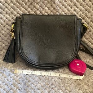 Old Navy crossbody bag. Black.